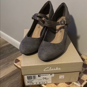 Clarks Women's Grey Mary Jane Shoes NIB